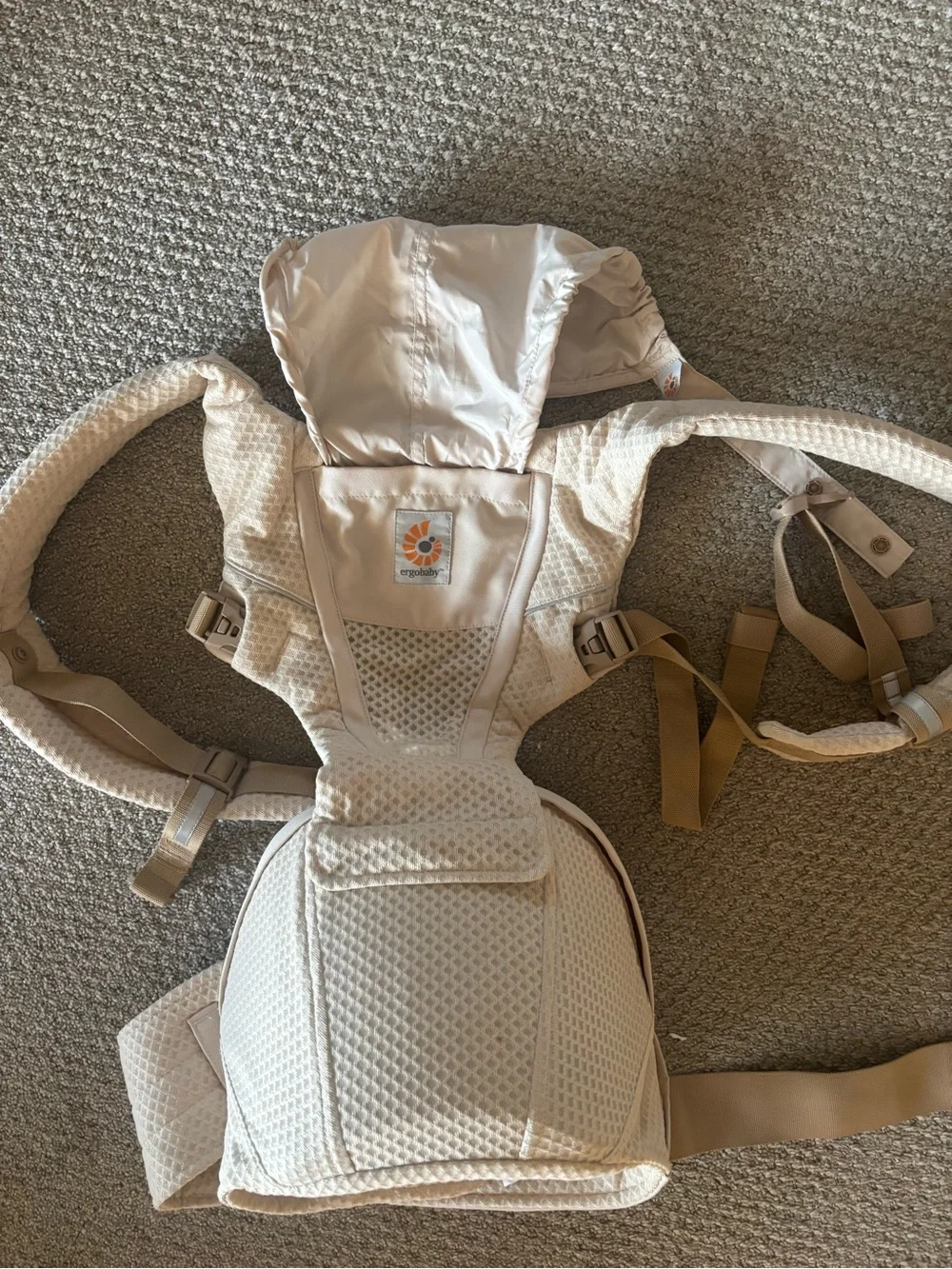 Alta hip seat Ergobaby Cream zips